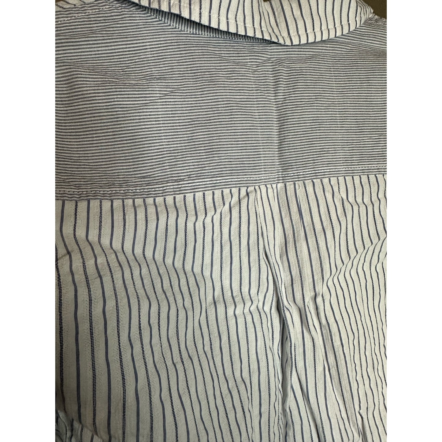 Vineyard Vines Black White Blue Stripe Button Down V Neck Blouse Size 2