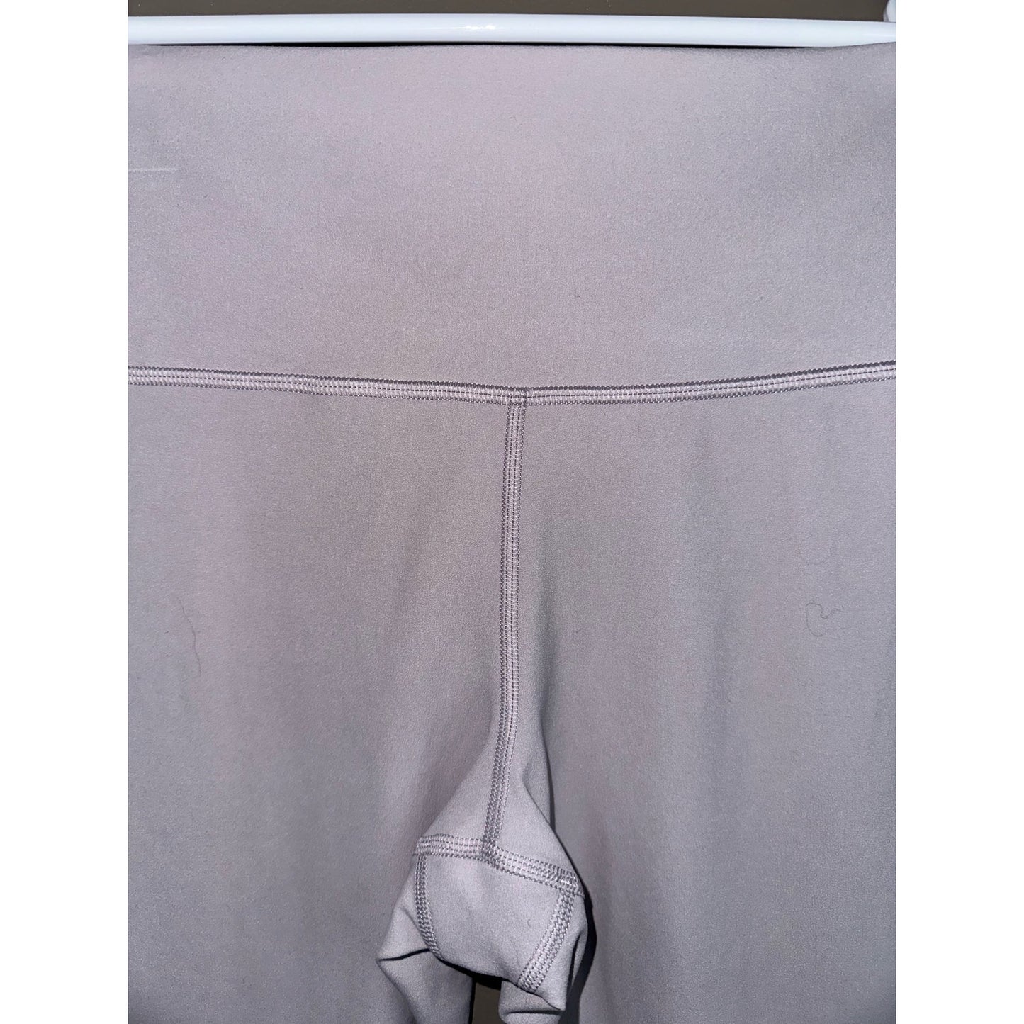 Athleta Light Purple/ Lilac Capri Cropped 'Transcend Tight Leggings' Size Large