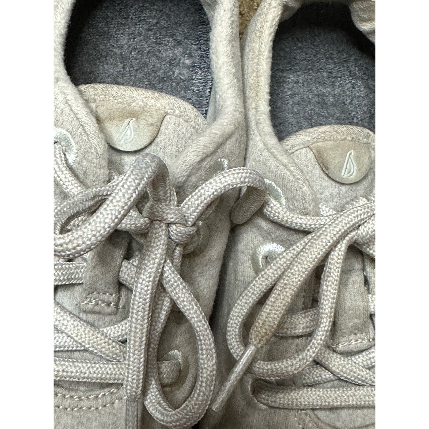 Women’s Allbirds Light Grey White Lace Up Athletic/Running ‘Wool Runners’ Size 8