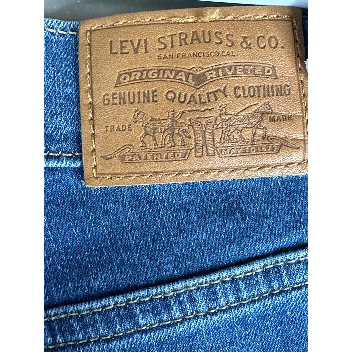 Levi’s Premium 724 High Rise Straight Crop Medium Wash Blue Jeans Size 23