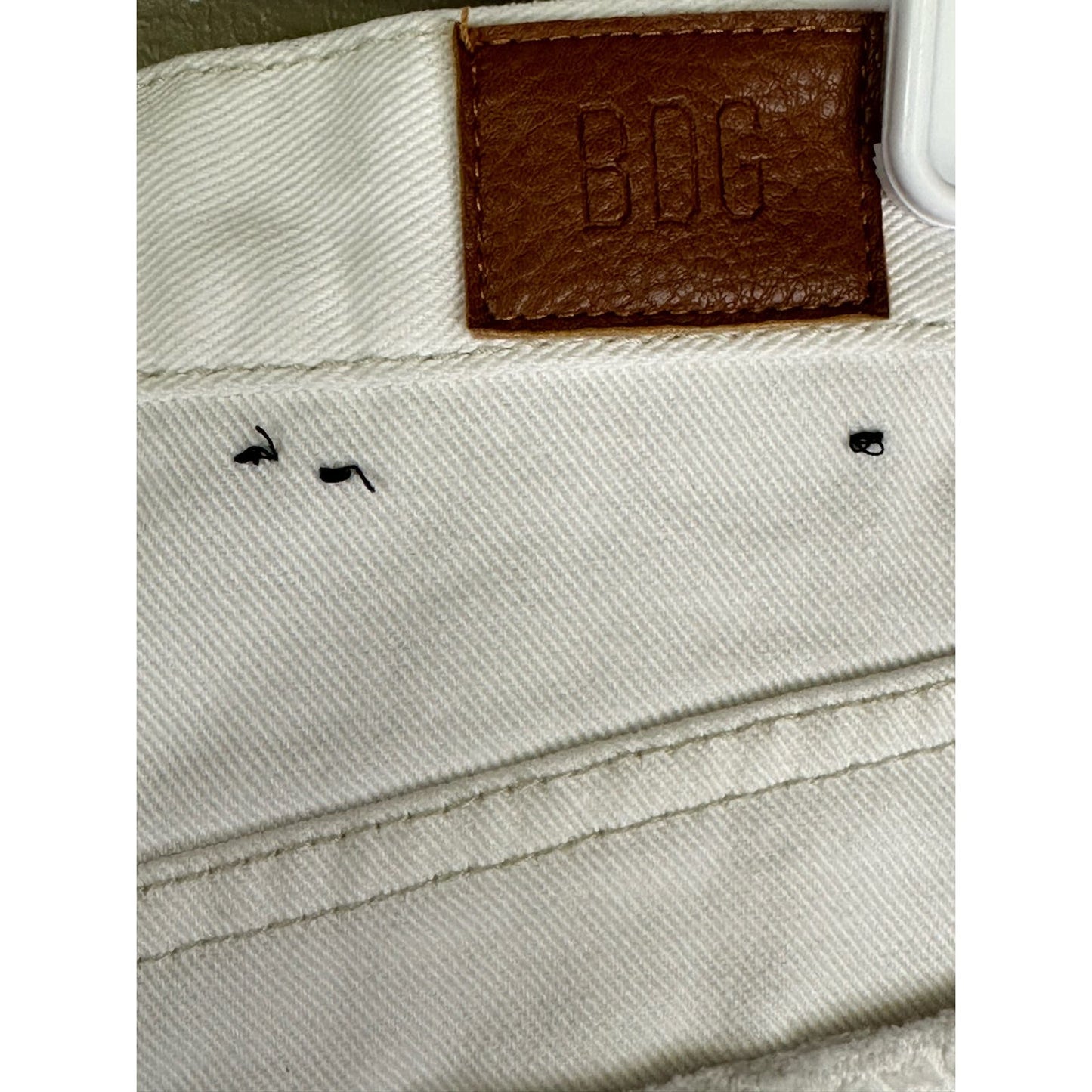 BDG Urban Outfitters White High Rise Cheeky Shorts Cut Off Raw Hem Size 25