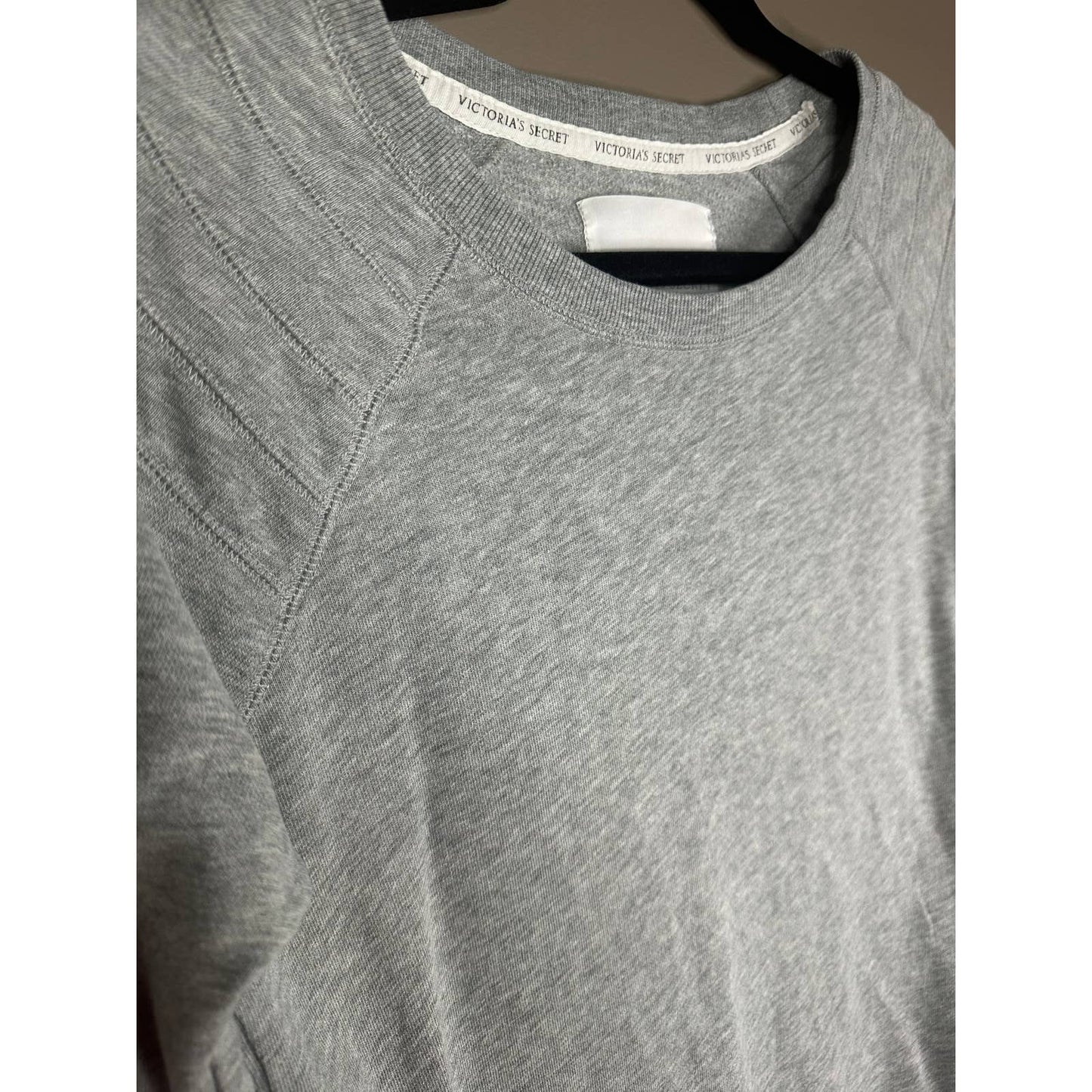 Victoria’s Secret Grey Long Sleeve Scoop Neck Sweatshirt Size Small