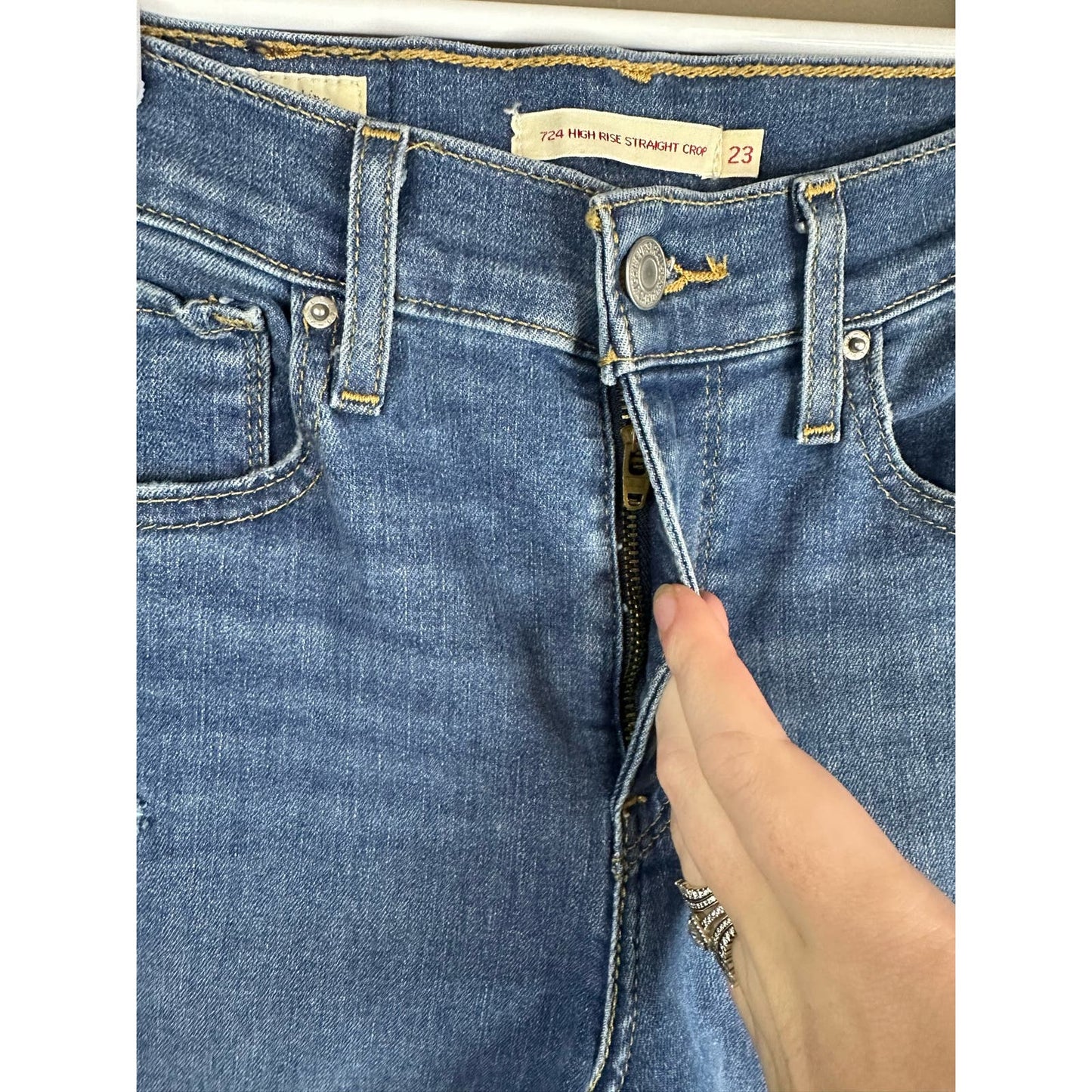 Levi’s Premium 724 High Rise Straight Crop Medium Wash Blue Jeans Size 23