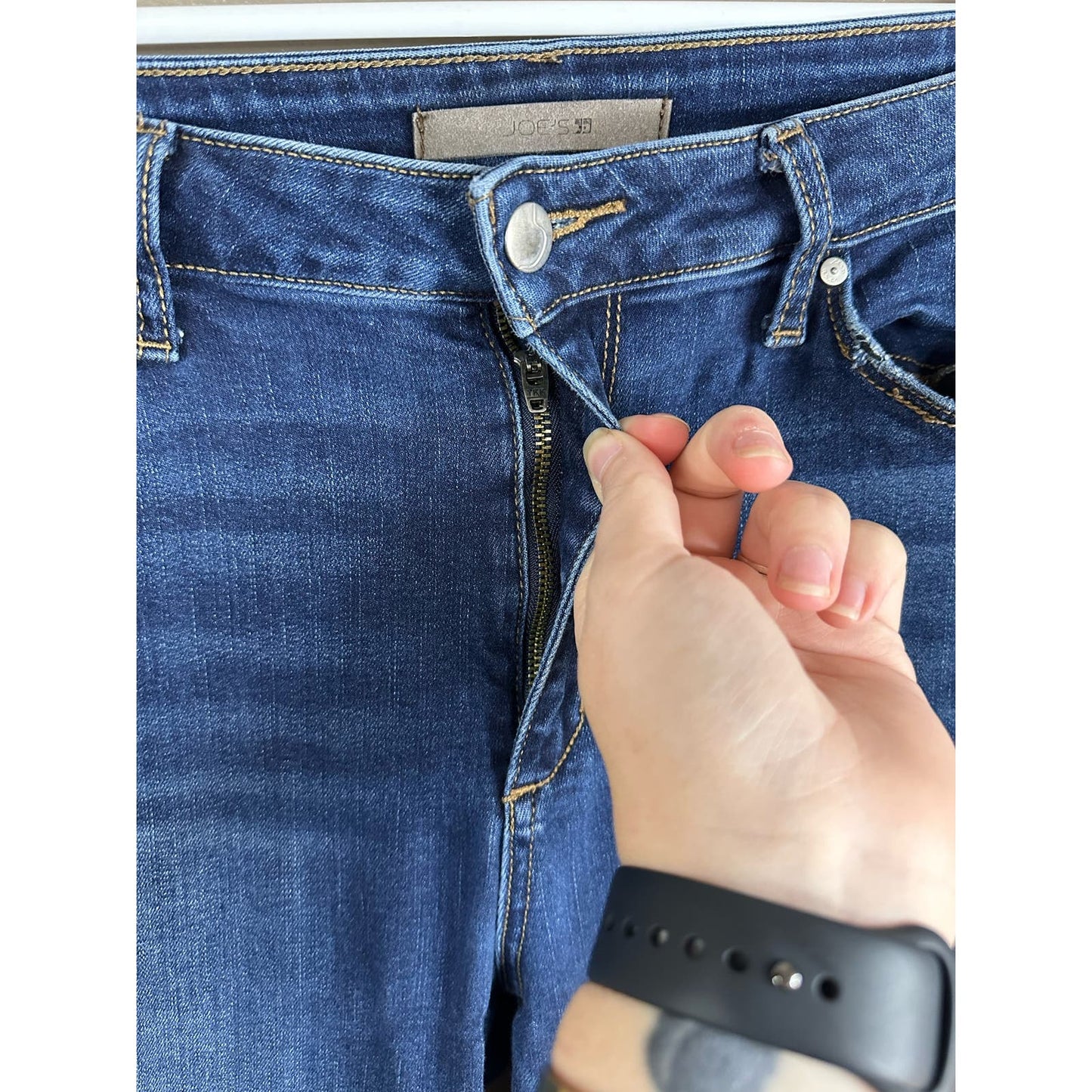 Joe’s Jeans Medium Wash Raw Hem Fringe Skinny/ Straight Size 31