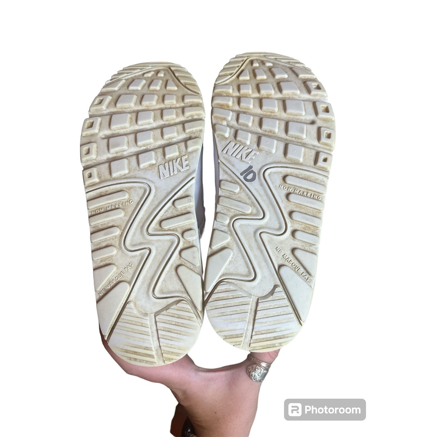 Nike White Classic Lace Up Air Maxes Trainers Unisex Size 7Y