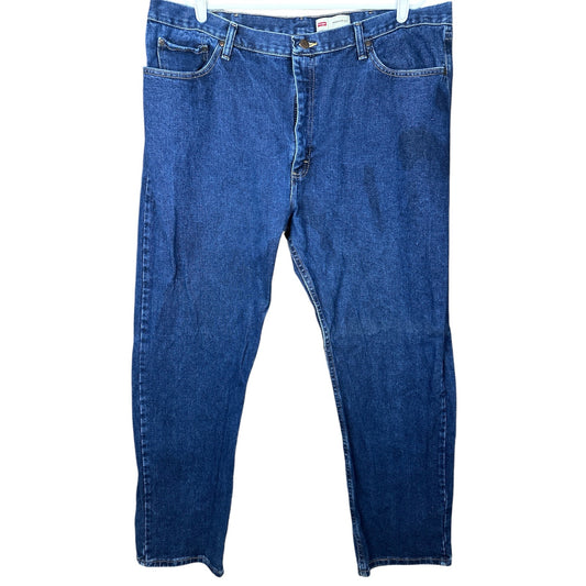 Men’s Wrangler Medium/ Dark Wash ‘Regular Fit’ Blue Jeans/ Denim Size 42x30