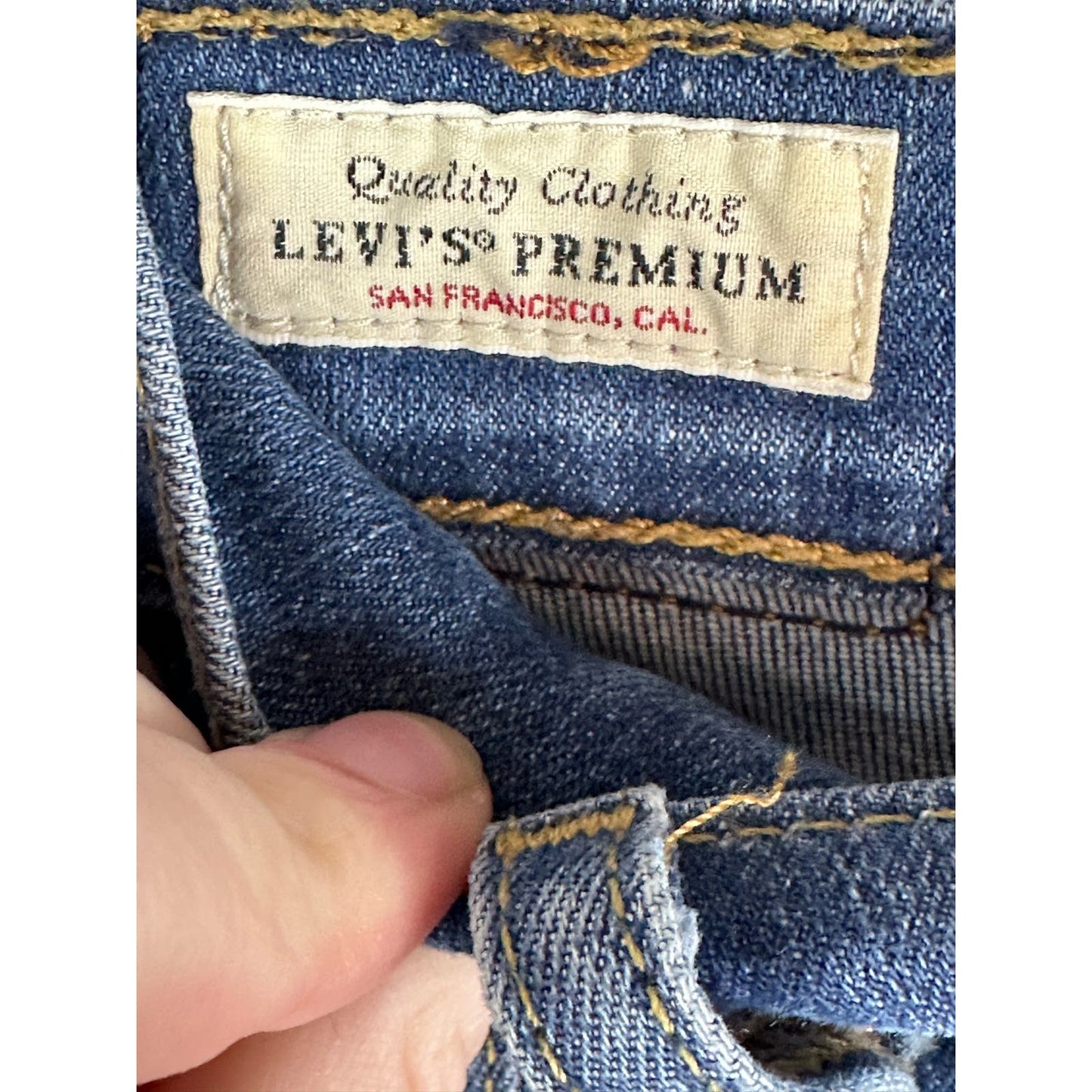 Levi’s Premium 724 High Rise Straight Crop Medium Wash Blue Jeans Size 23