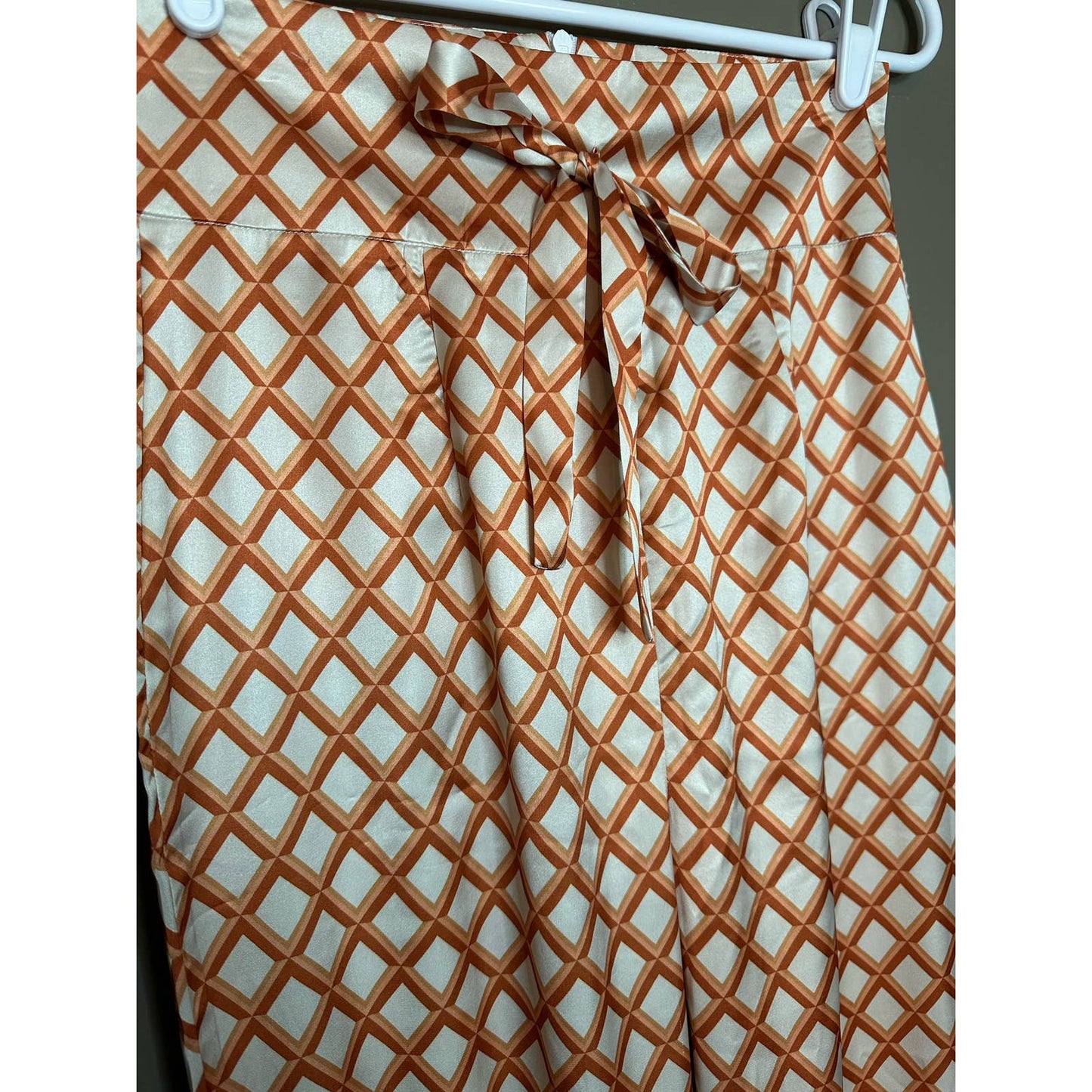 NWT Cider Silky Orange And White/Cream Pants Size XS