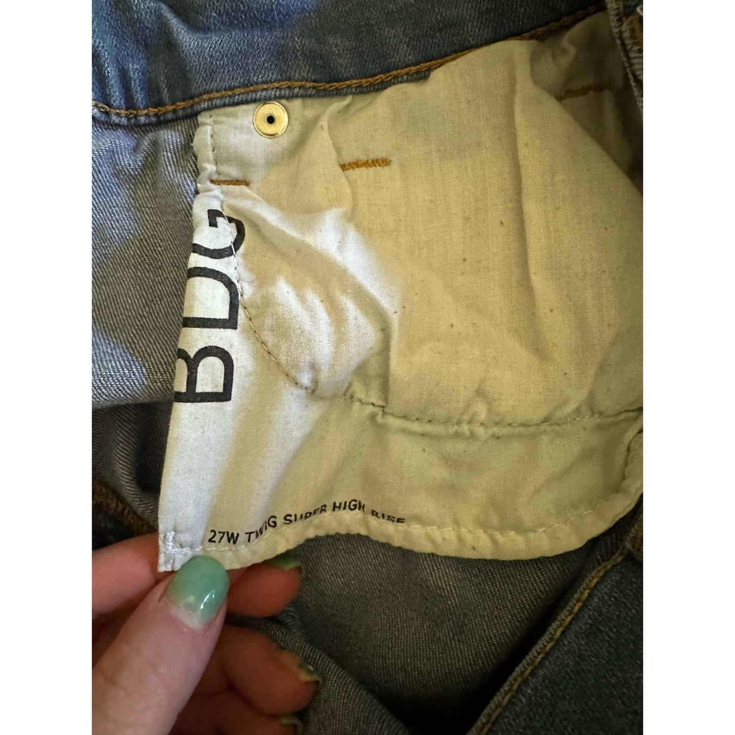 Urban Outfitters BDG Twig Super High Rise Lightwash Blue Jeans Denim Size 27W