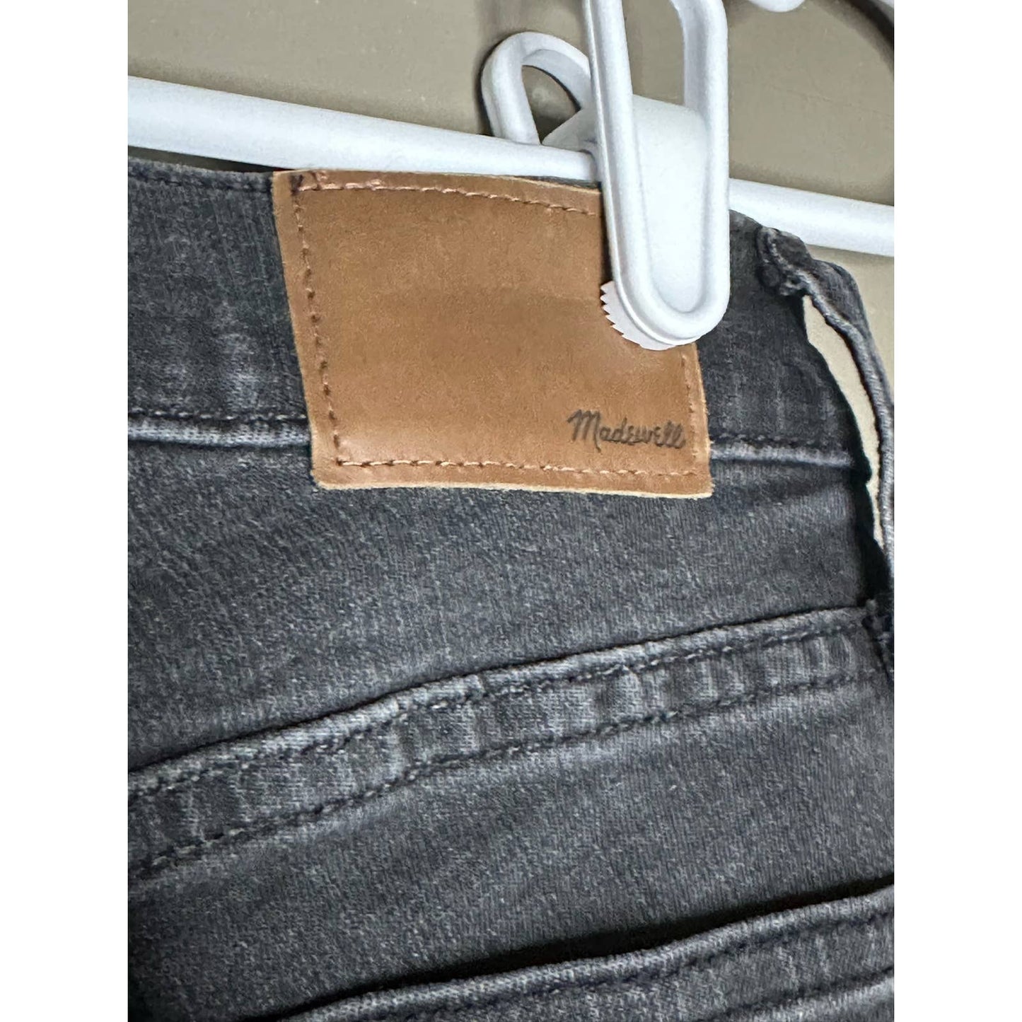 Madewell 9” High Rise Skinny Jeans Black Distressed Black Seas Size 26
