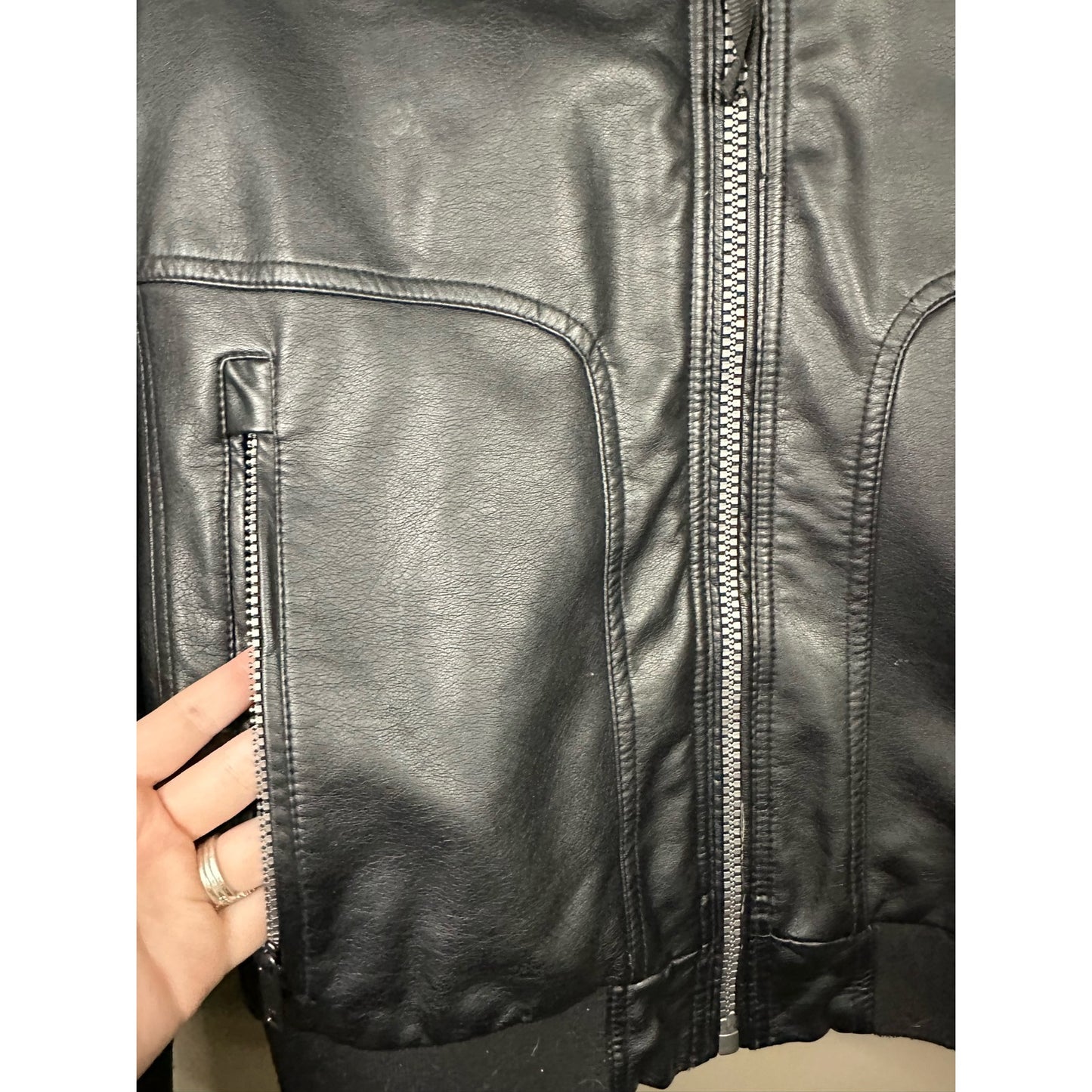 Women’s DKNY Black Zip Up Faux Leather Long Sleeve Bomber Jacket Size Small