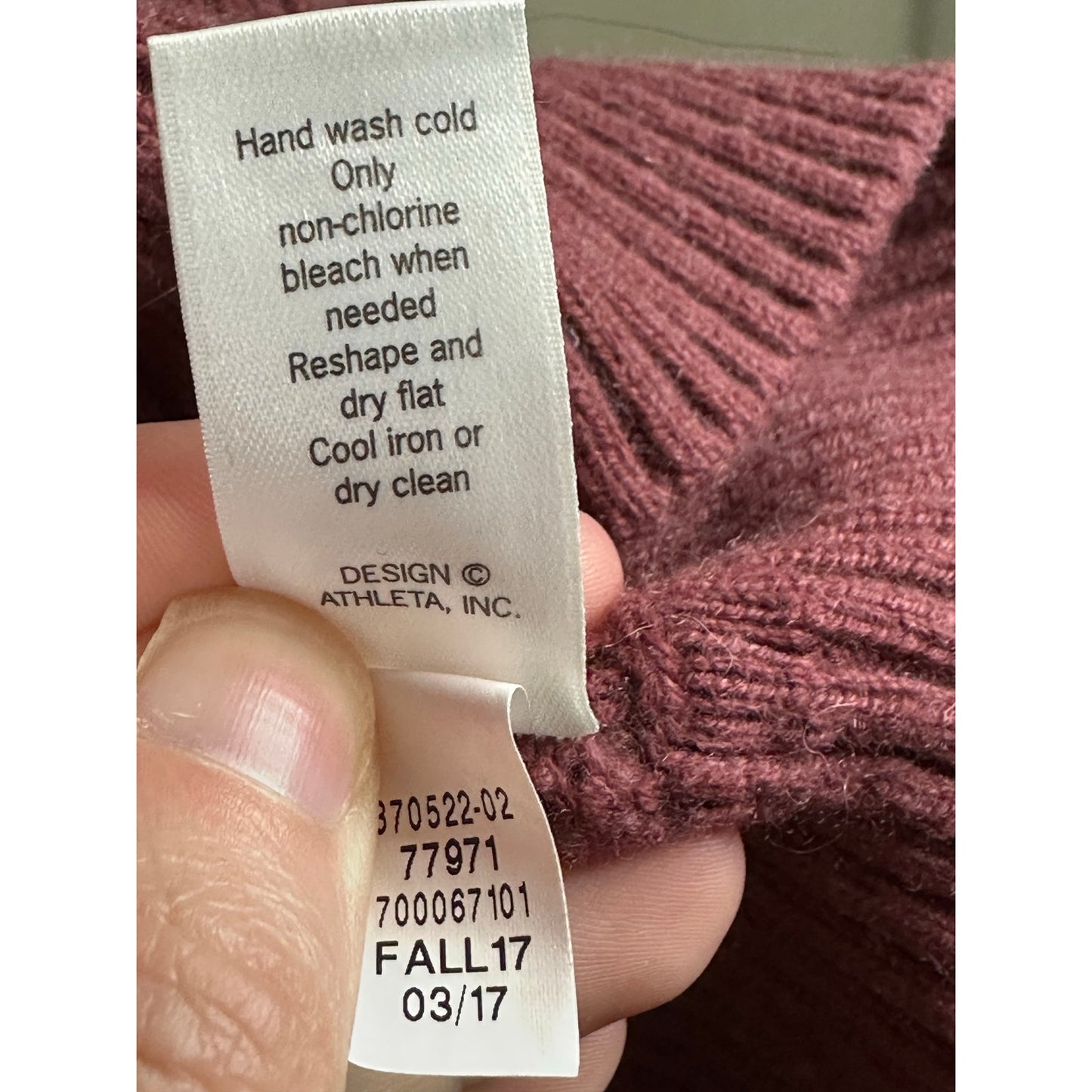 Athleta Habitat Wool Cashmere Maroon Long Sleeve Pull Over Sweater Size Small