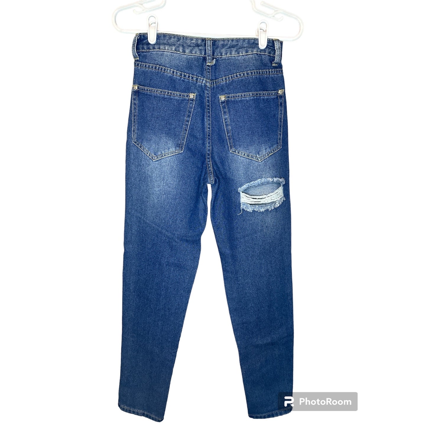 PrettyLittleThing Cheeky Ripped Mom High Waisted Jeans Size 6