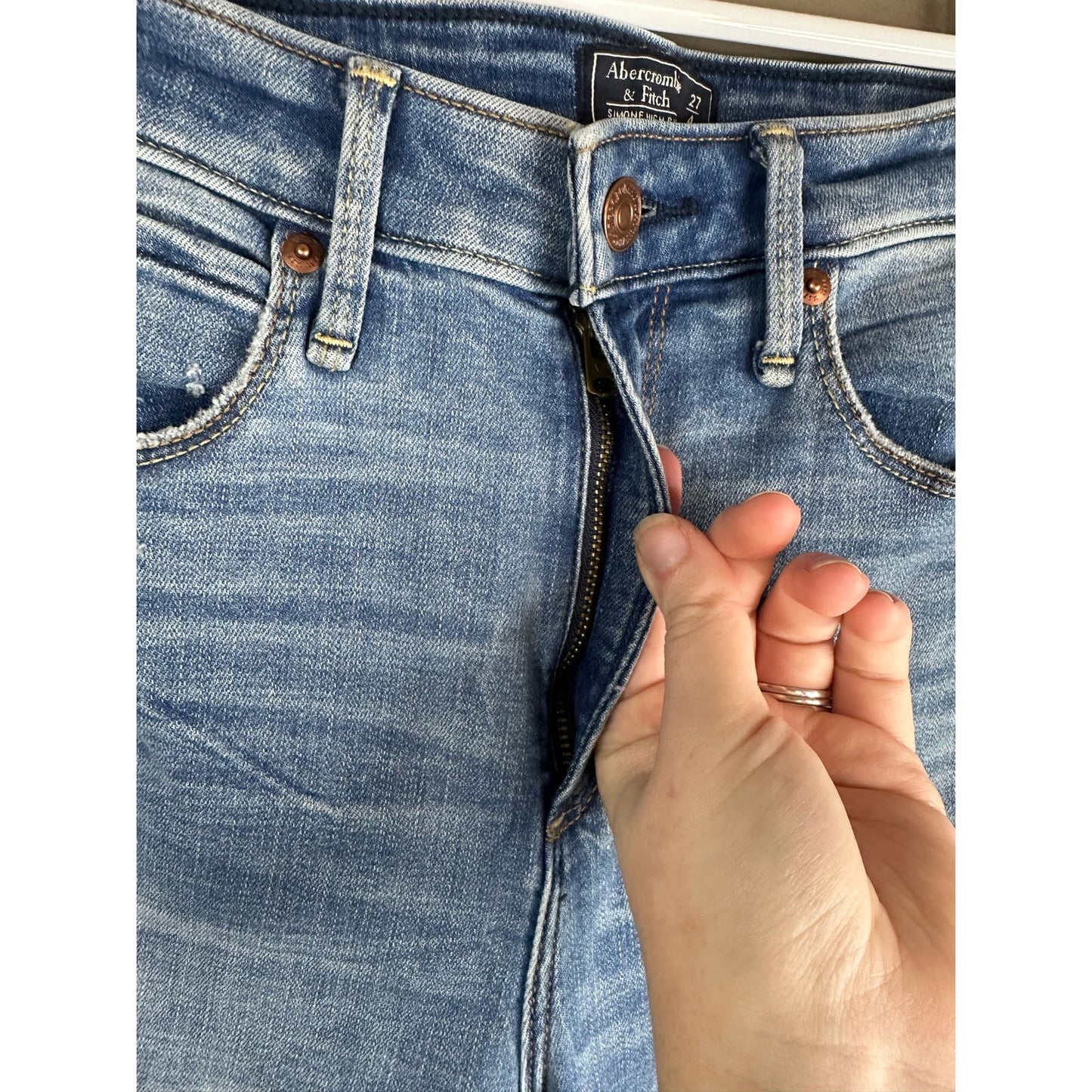 Abercrombie & Fitch Distressed Simone High Rise Ankle Blue Jeans Size 27/4S