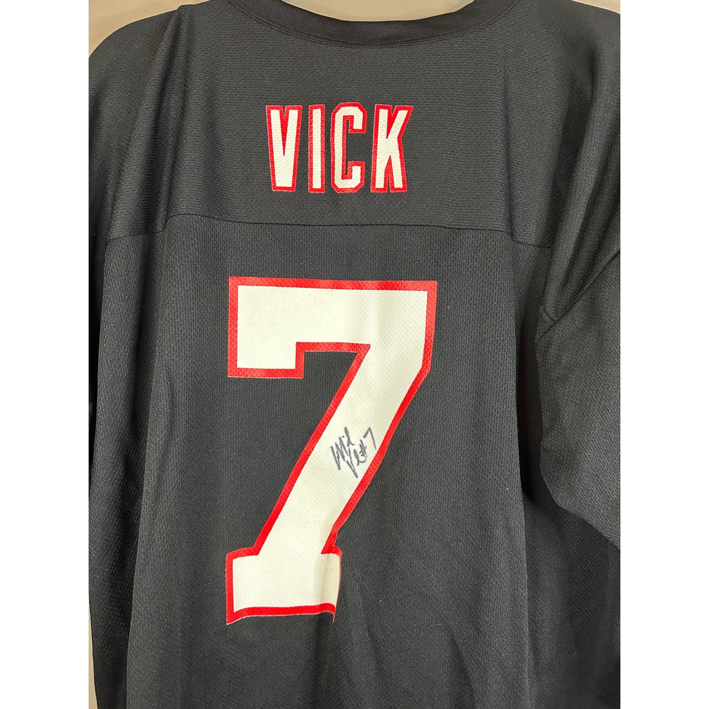 NWT Falcons Jersey #7 Michael Vick SIGNED Short Sleeve Black Jersey Size XL