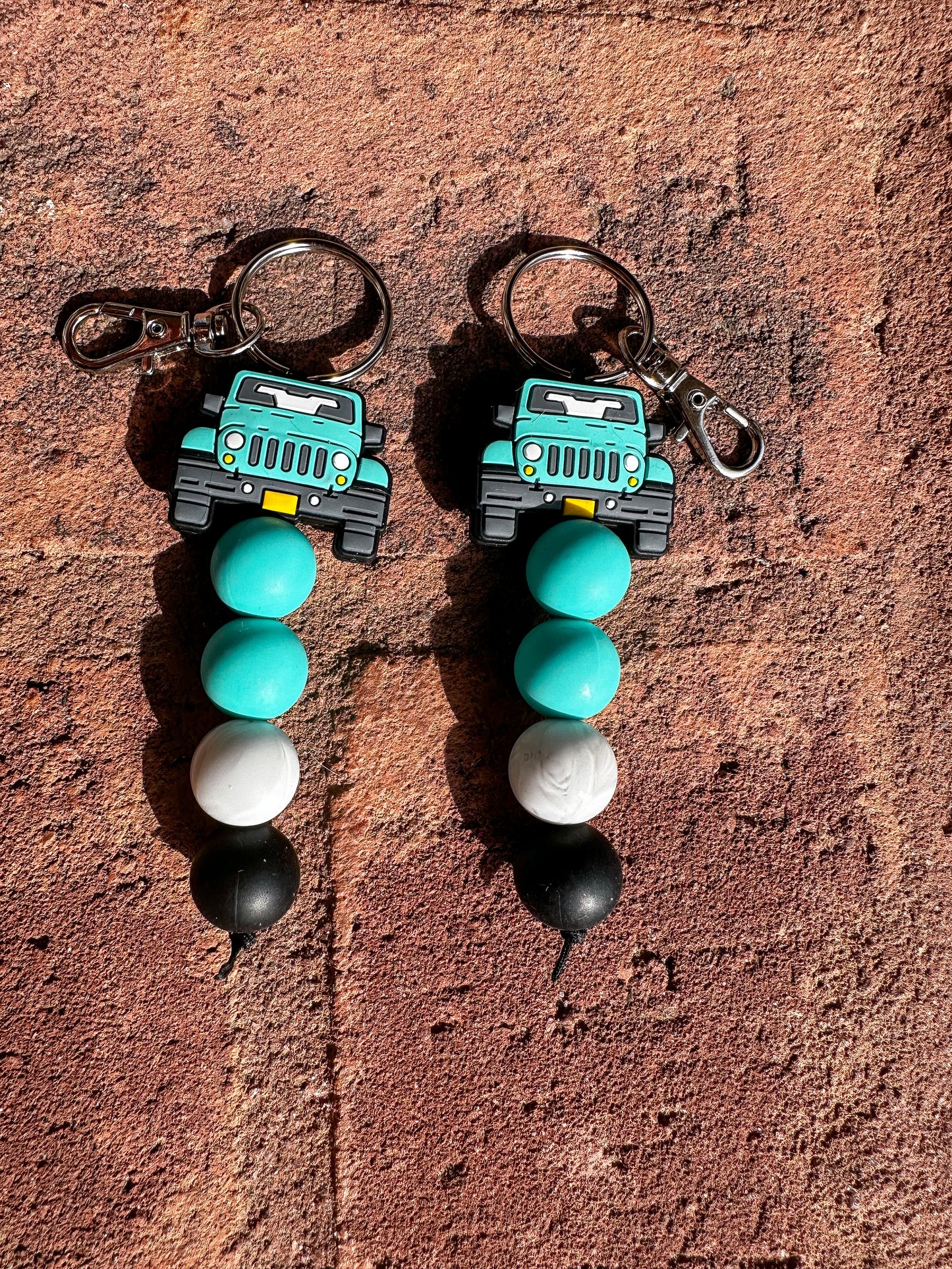 Silicone Bead Standalone Keychain | 'Trail Ready'- Grey, Blue, Yellow, & Red Jeep Silicone Keychain