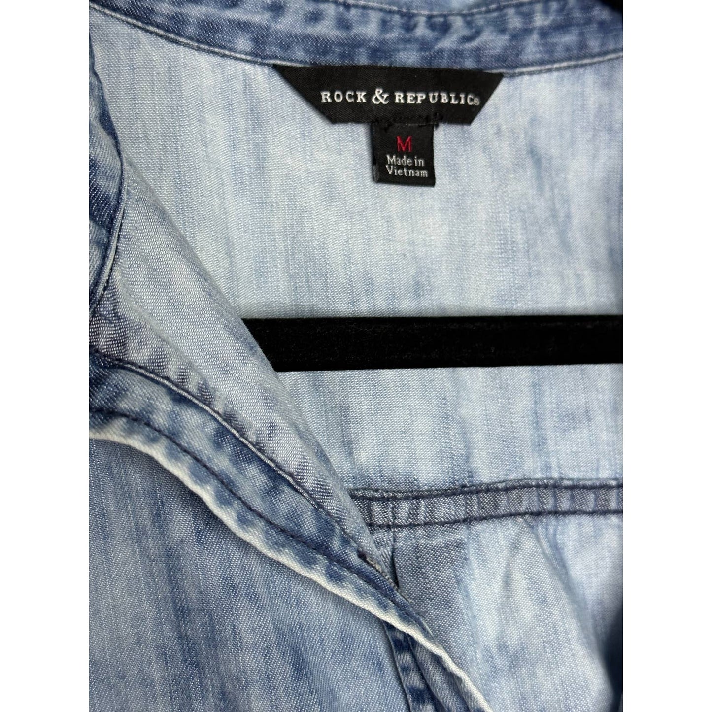 Rock & republic Blue Jean Short Sleeve Button Down Blouse Size M