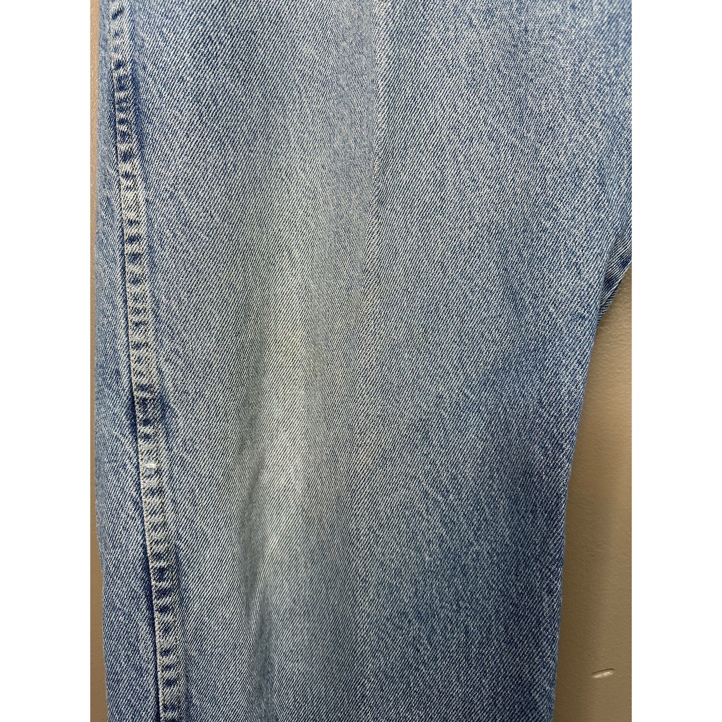 Men’s Wrangler Light Wash ‘Regular Fit’ Blue Jeans Denim Size 40x30