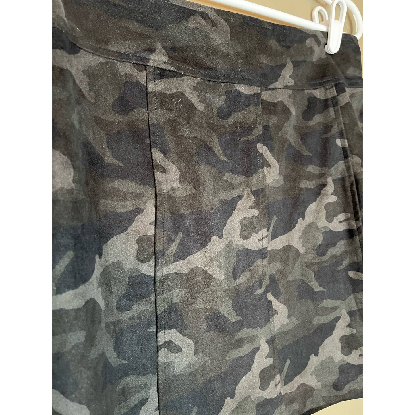 Drew Camouflage Black Grey Suede Zip Up Skirt Size 4