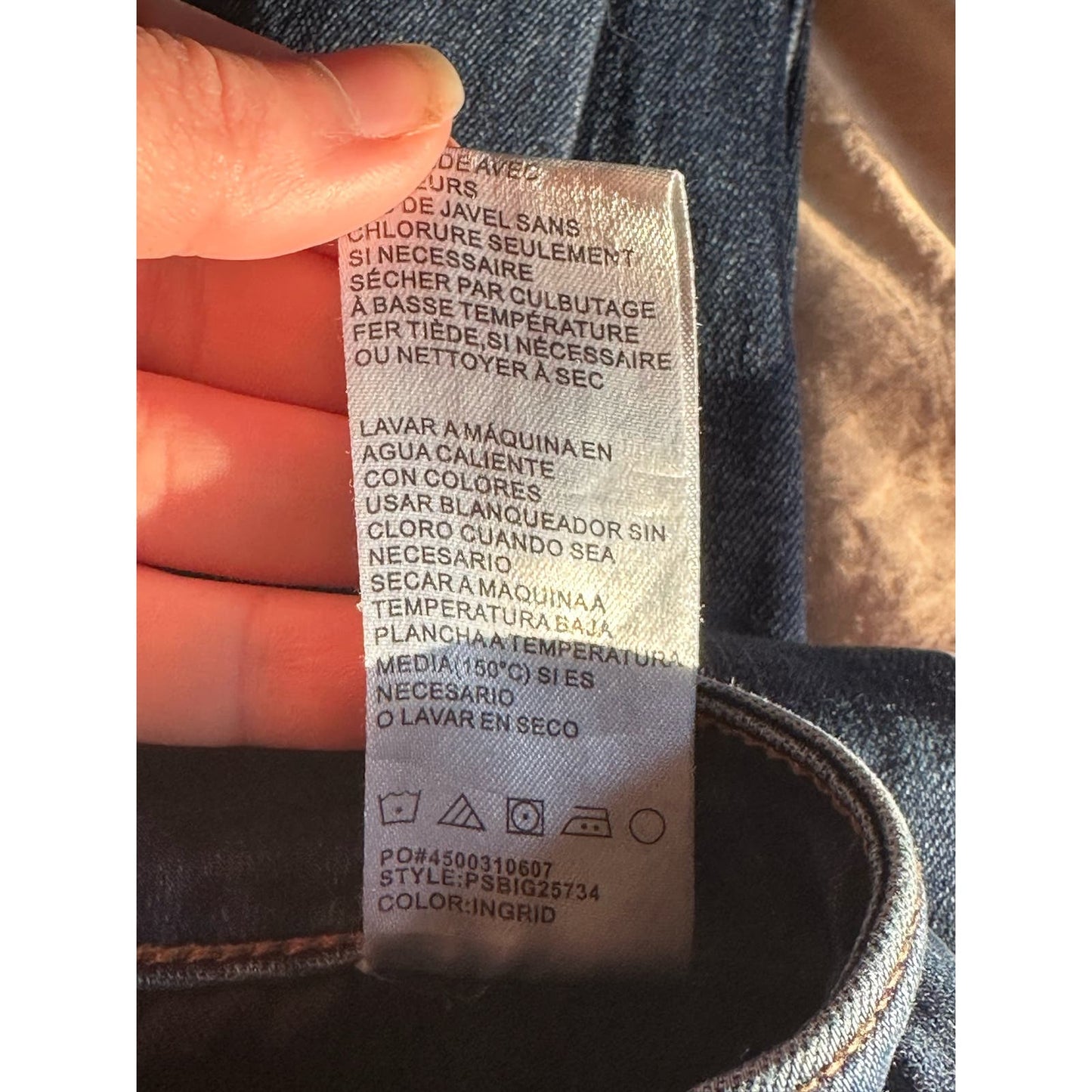 Joe’s Jeans Medium Wash Raw Hem Fringe Skinny/ Straight Size 31