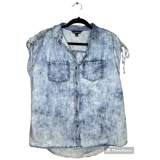 Rock & republic Blue Jean Short Sleeve Button Down Blouse Size M