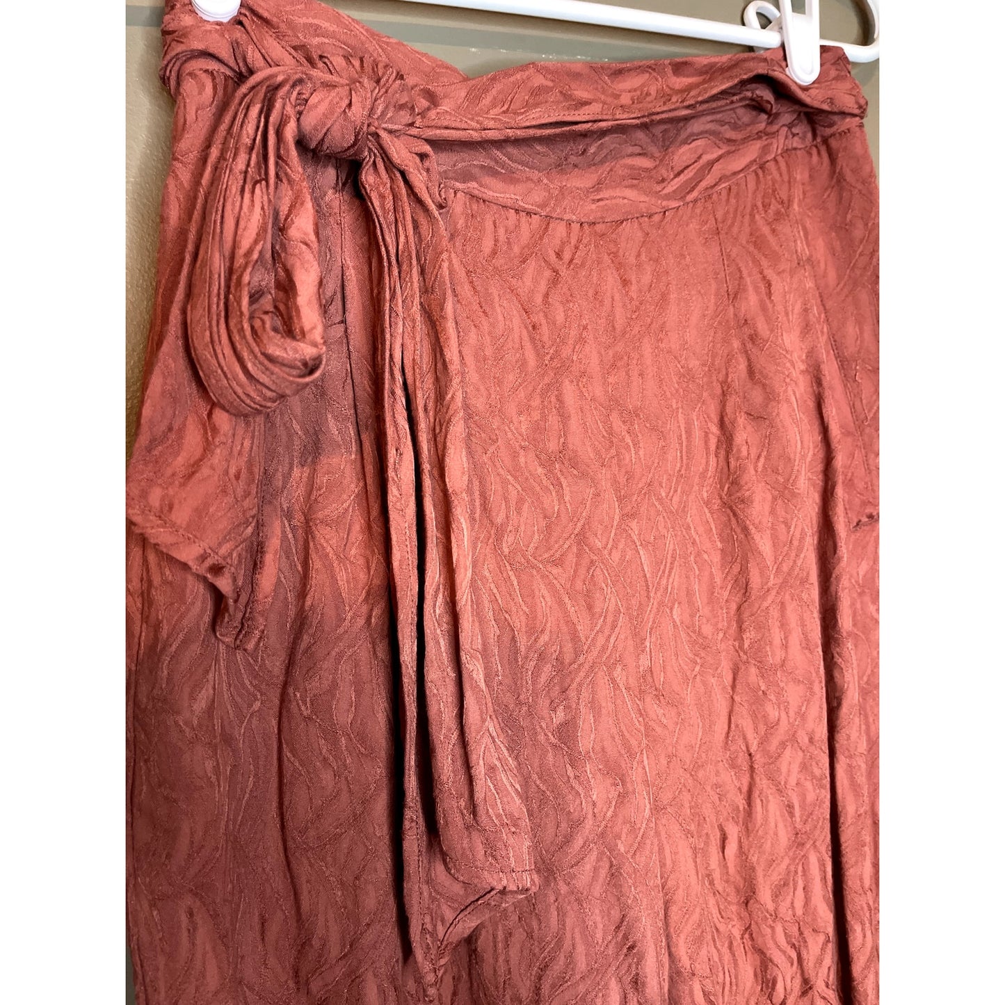 ETT:TWA By Anthropologie Tie Waist Rose Terrcotta Cropped Pull On Pants Size 4