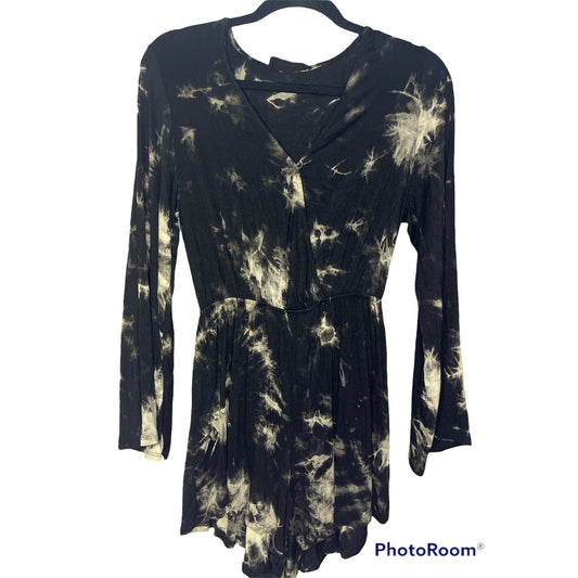 Audrey 3 + 1 Tie Dye Black V-Neck Long Flowy Sleeve Shorts Romper Size Medium