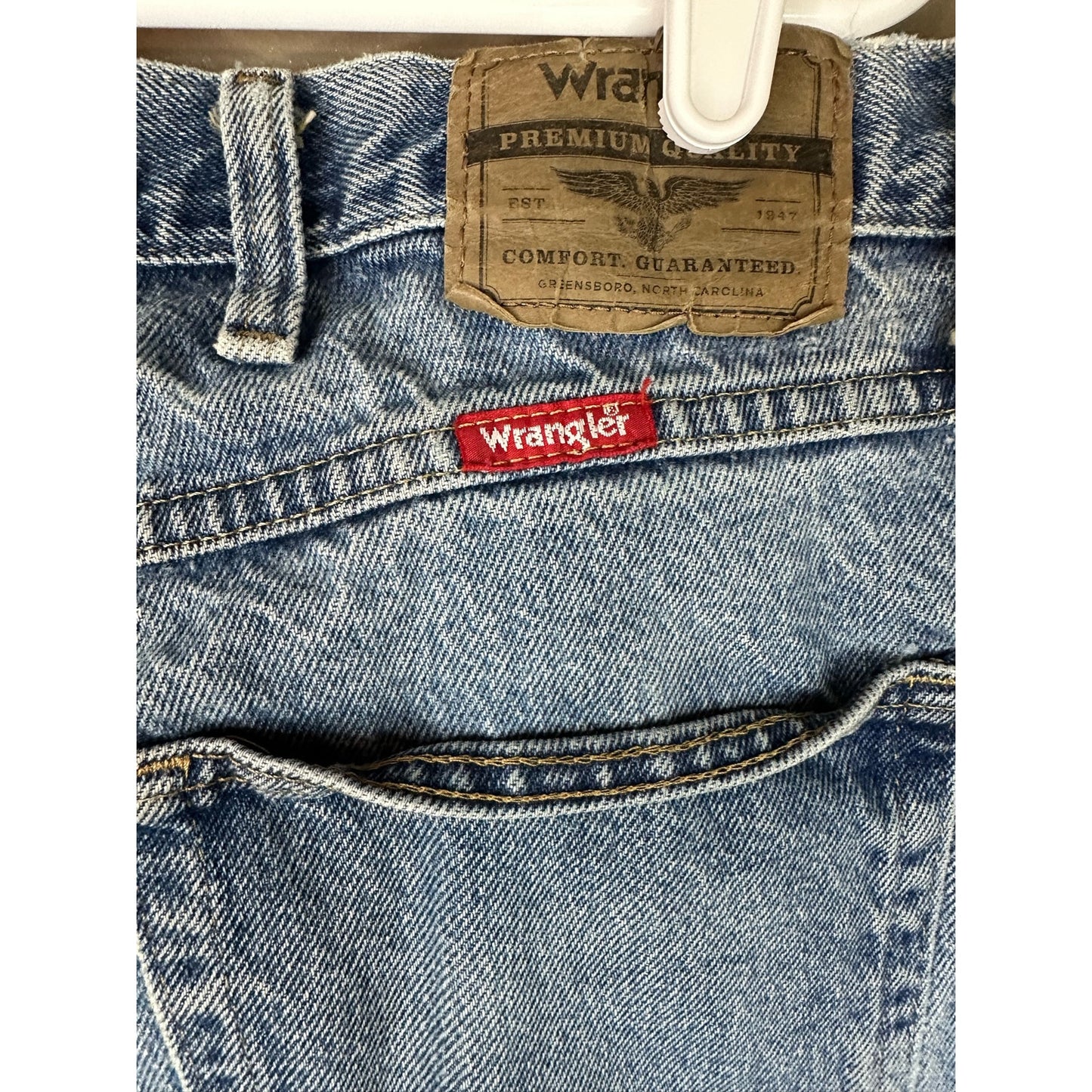 Men’s Wrangler Light Wash ‘Regular Fit’ Blue Jeans Denim Size 40x30