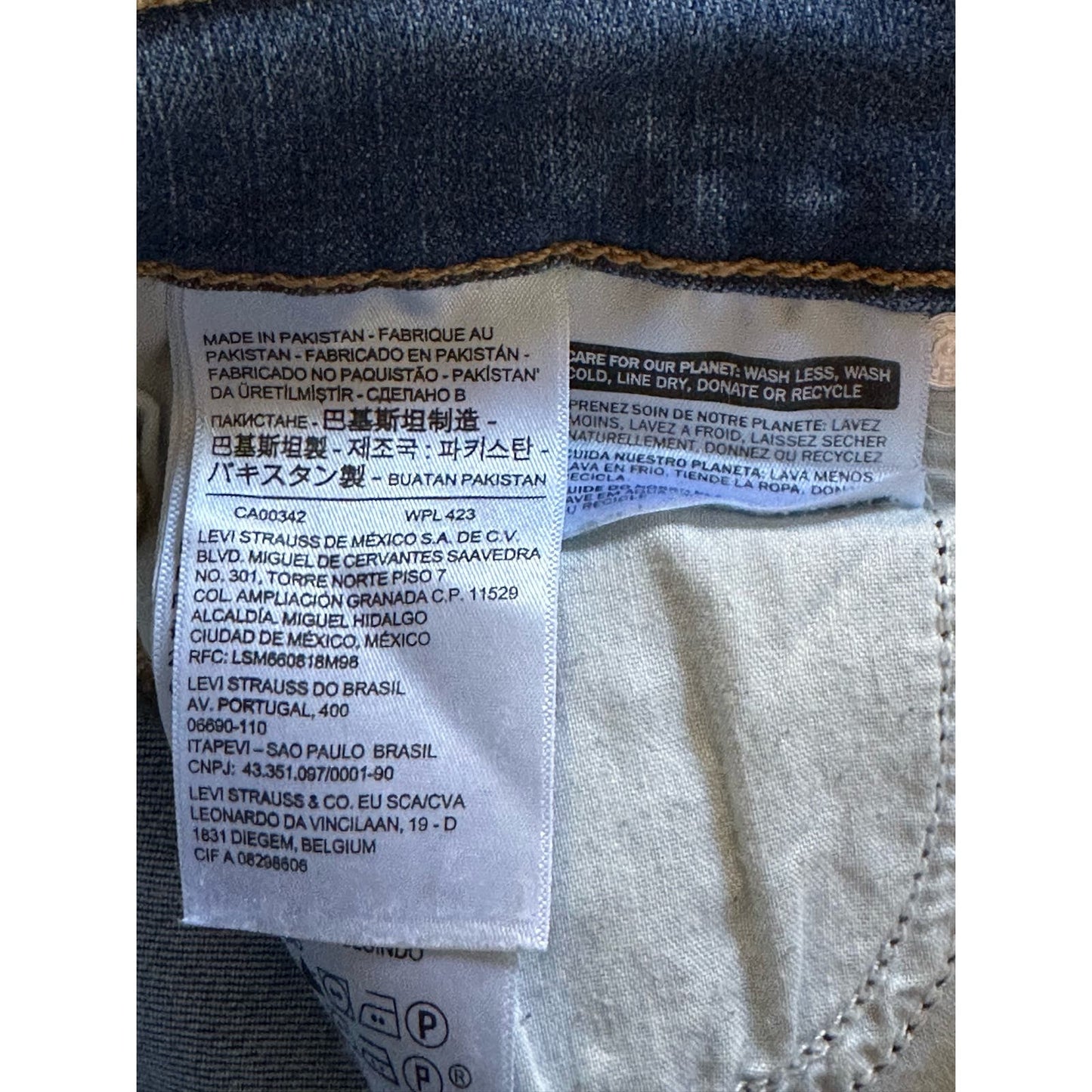 Levi’s Premium 724 High Rise Straight Crop Medium Wash Blue Jeans Size 23