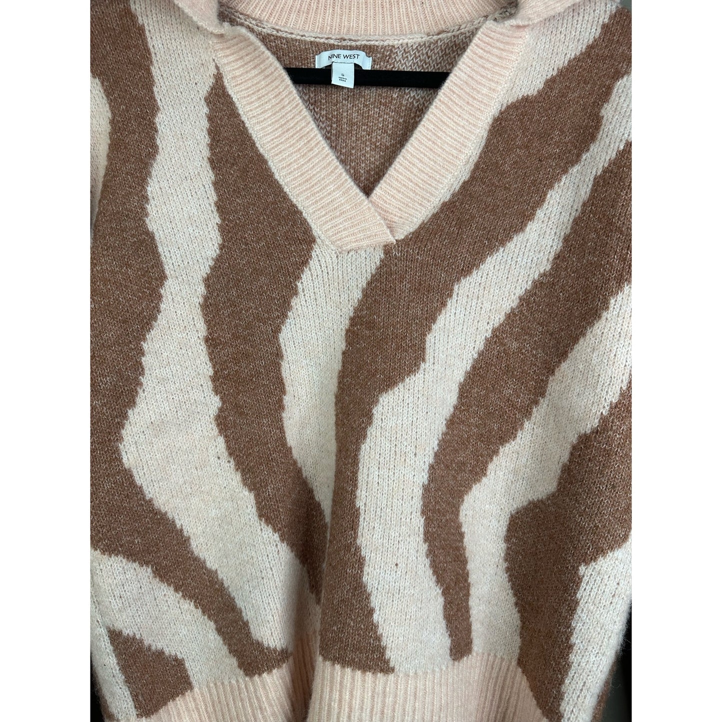 Nine West Long Sleeve Collared V Neck Wool Pink Pullover Sweater Size Small
