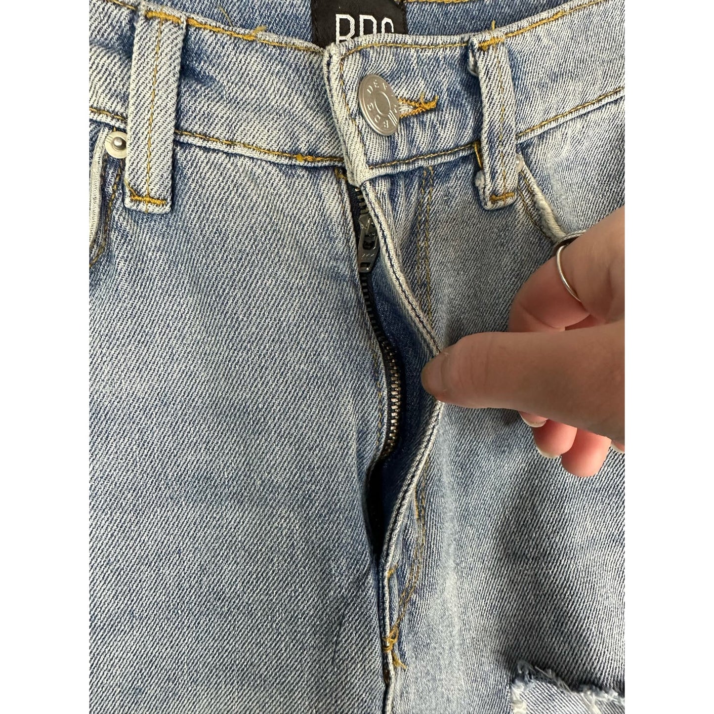 BDG Super Distressed Light Wash Mom High Rise High Waisted Blue Jeans Size 25