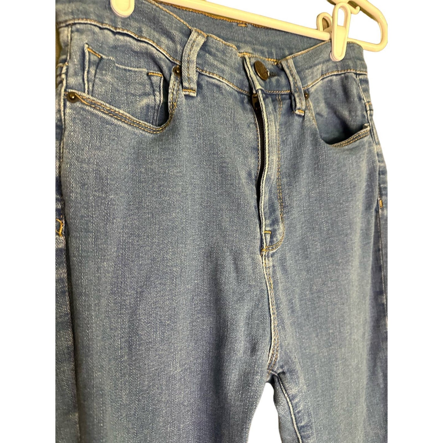 Urban Outfitters BDG Twig Super High Rise Lightwash Blue Jeans Denim Size 27W