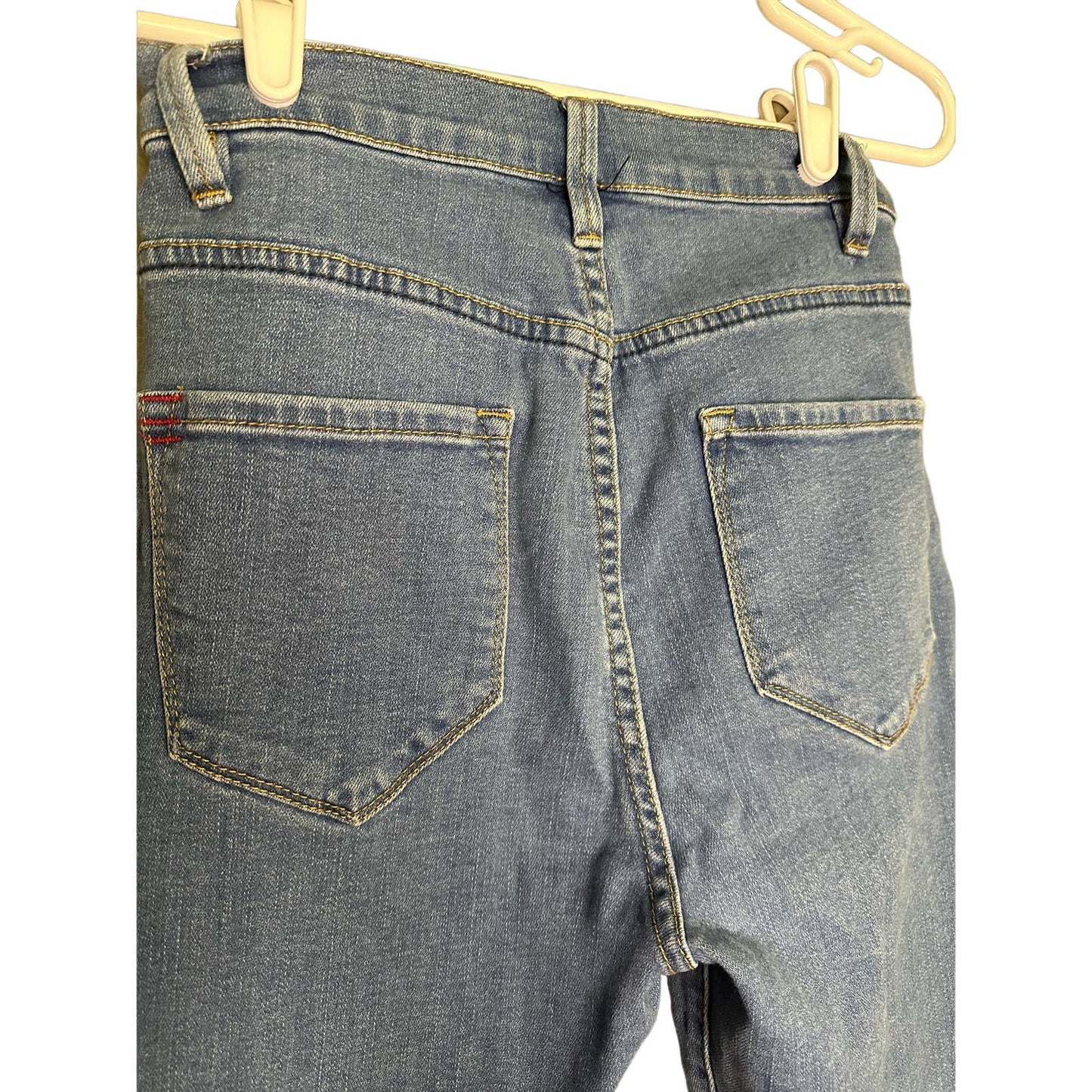 Urban Outfitters BDG Twig Super High Rise Lightwash Blue Jeans Denim Size 27W
