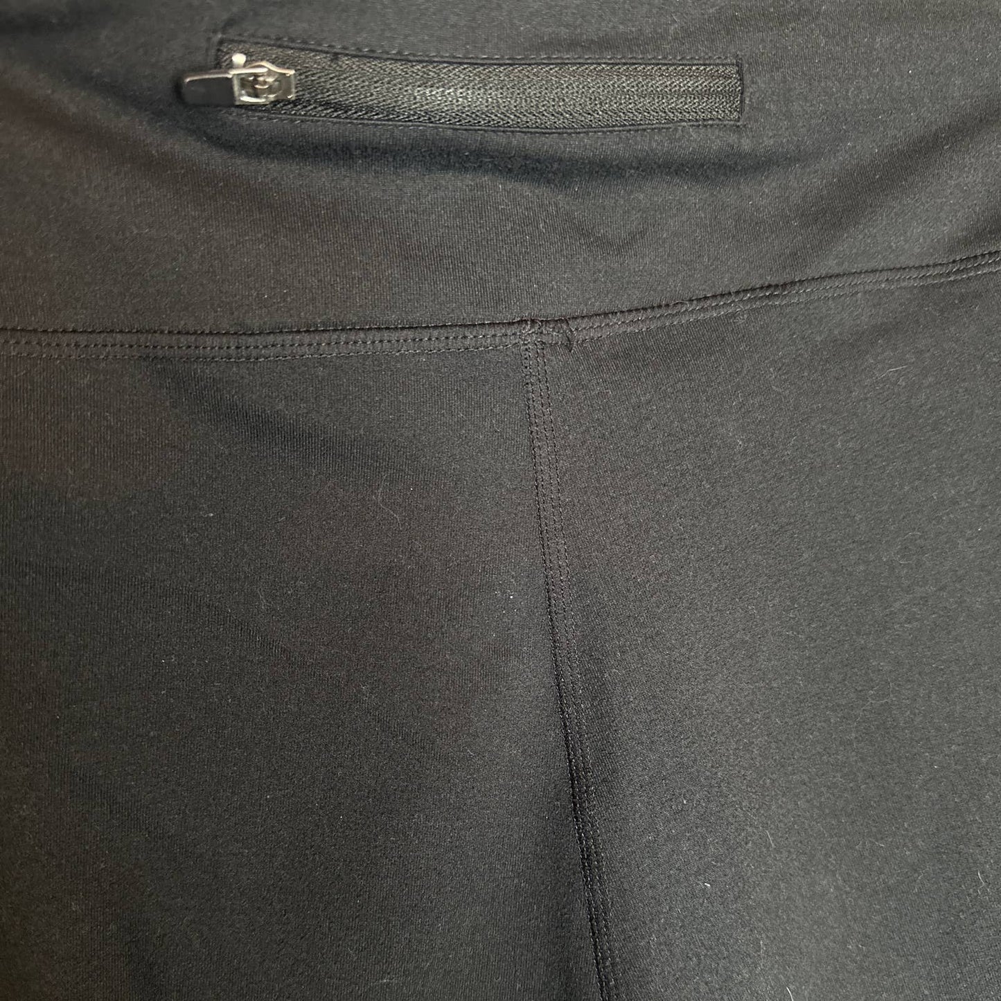 Fabletics Mesh Siding Hi Rise Black Crop Capri Hidden Pocket Leggings Size Small