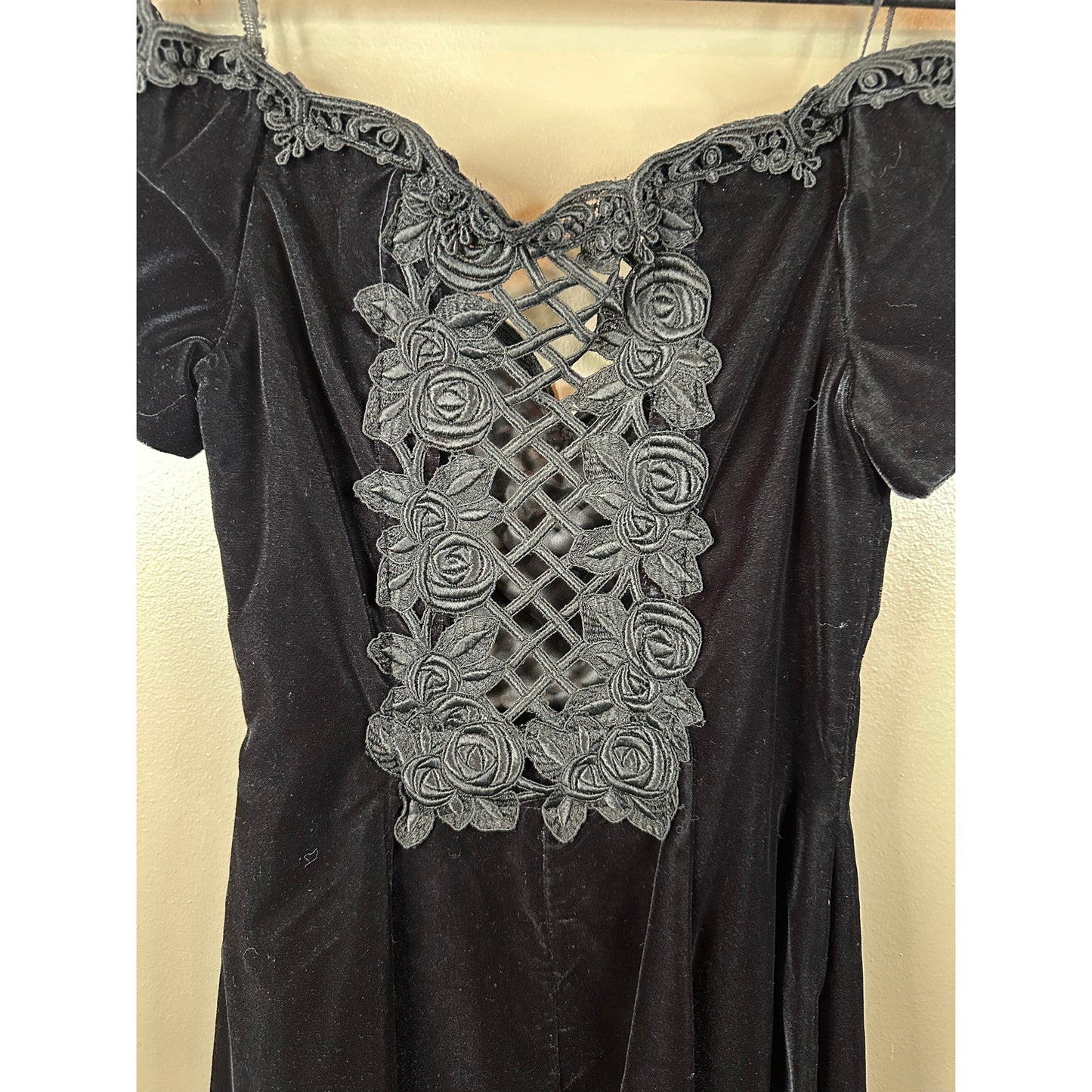 Vintage Scott McClintock Off Shoulder Velvet Lace Detail Black Mini Dress Size 6