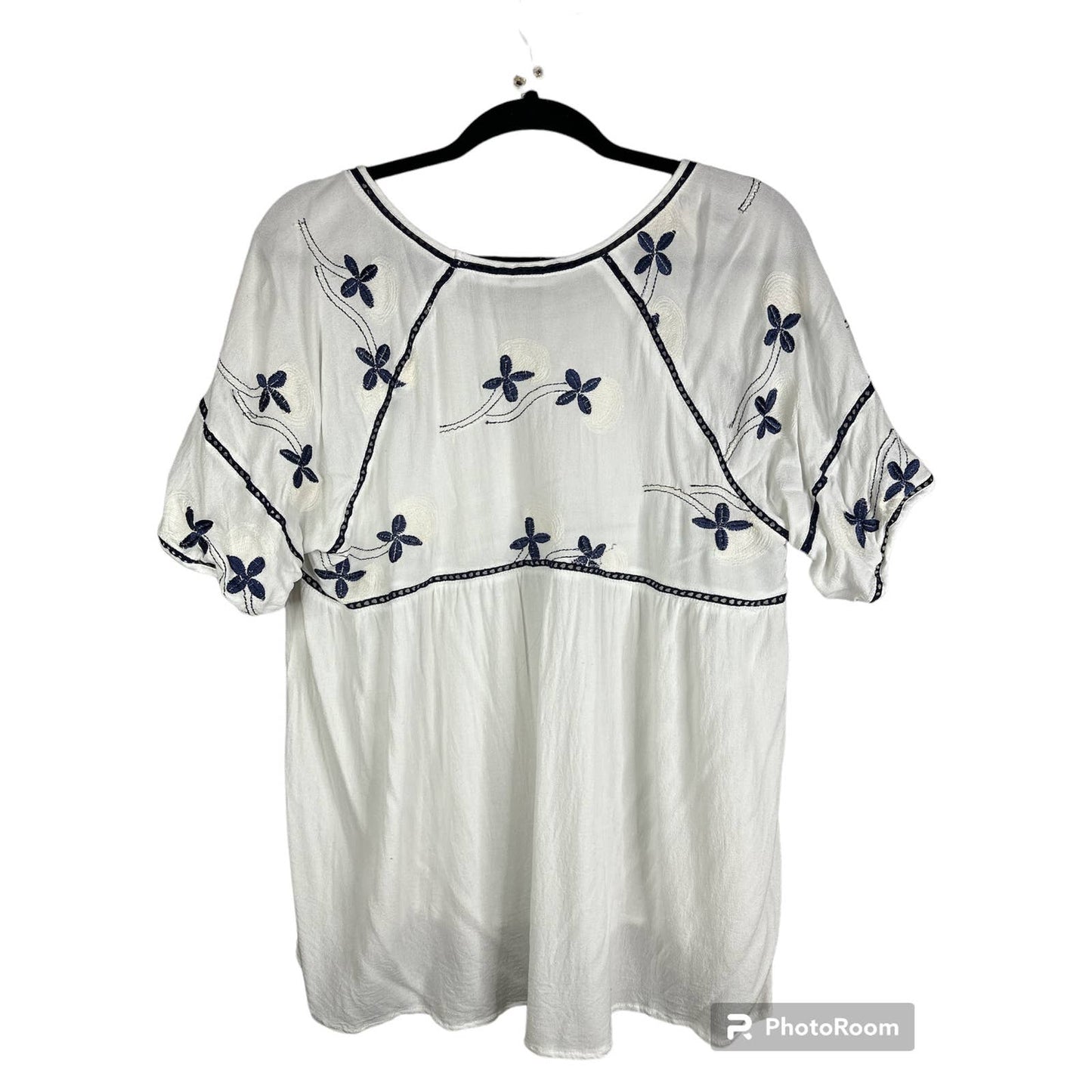 Torrid White Blue Floral Embroidered Peasant Blouse Short Sleeve Size 0