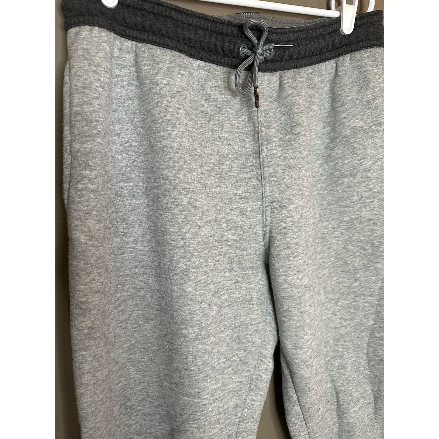 Men's Reebok Light and Dark Grey Fleece Lined Sweatpants Joggers Size M