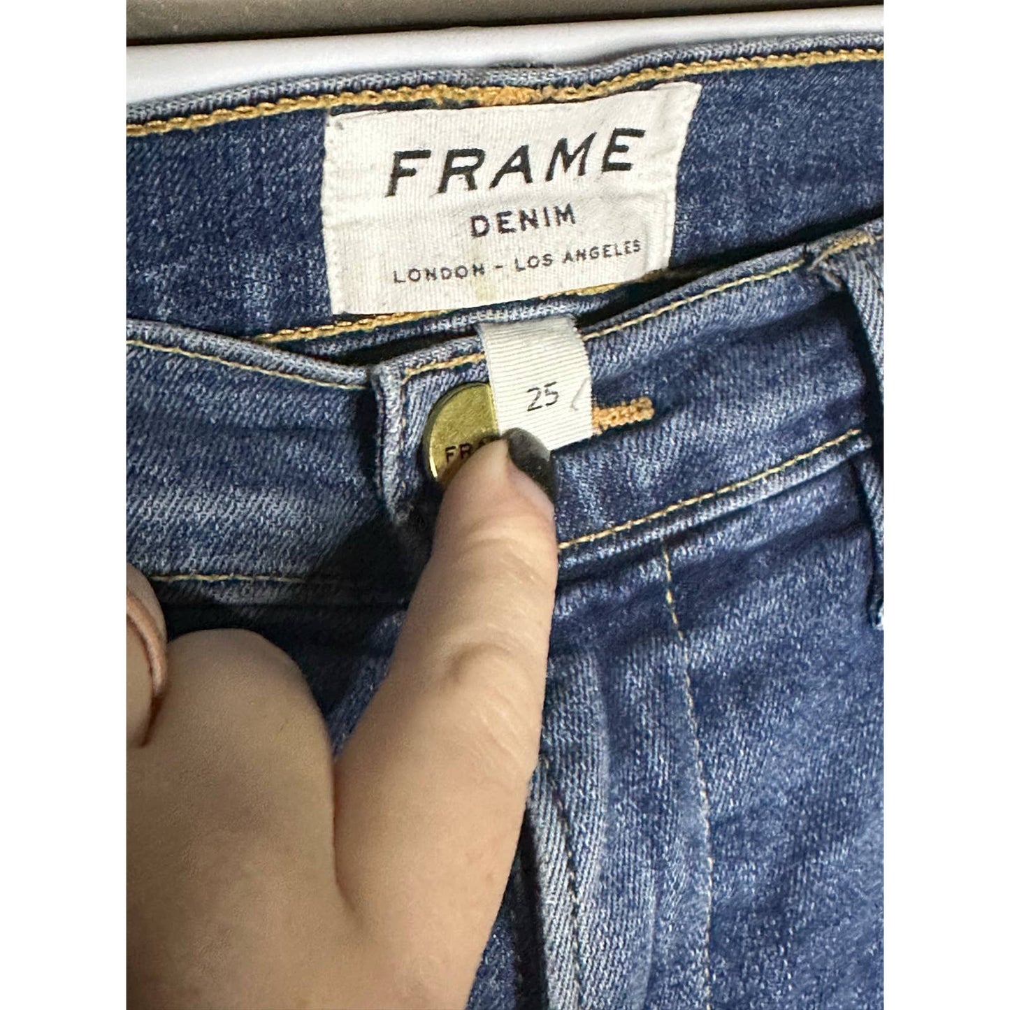 Frame Style 'Le High Skinny" Blue Jeans Denim Slight Distress Size 25