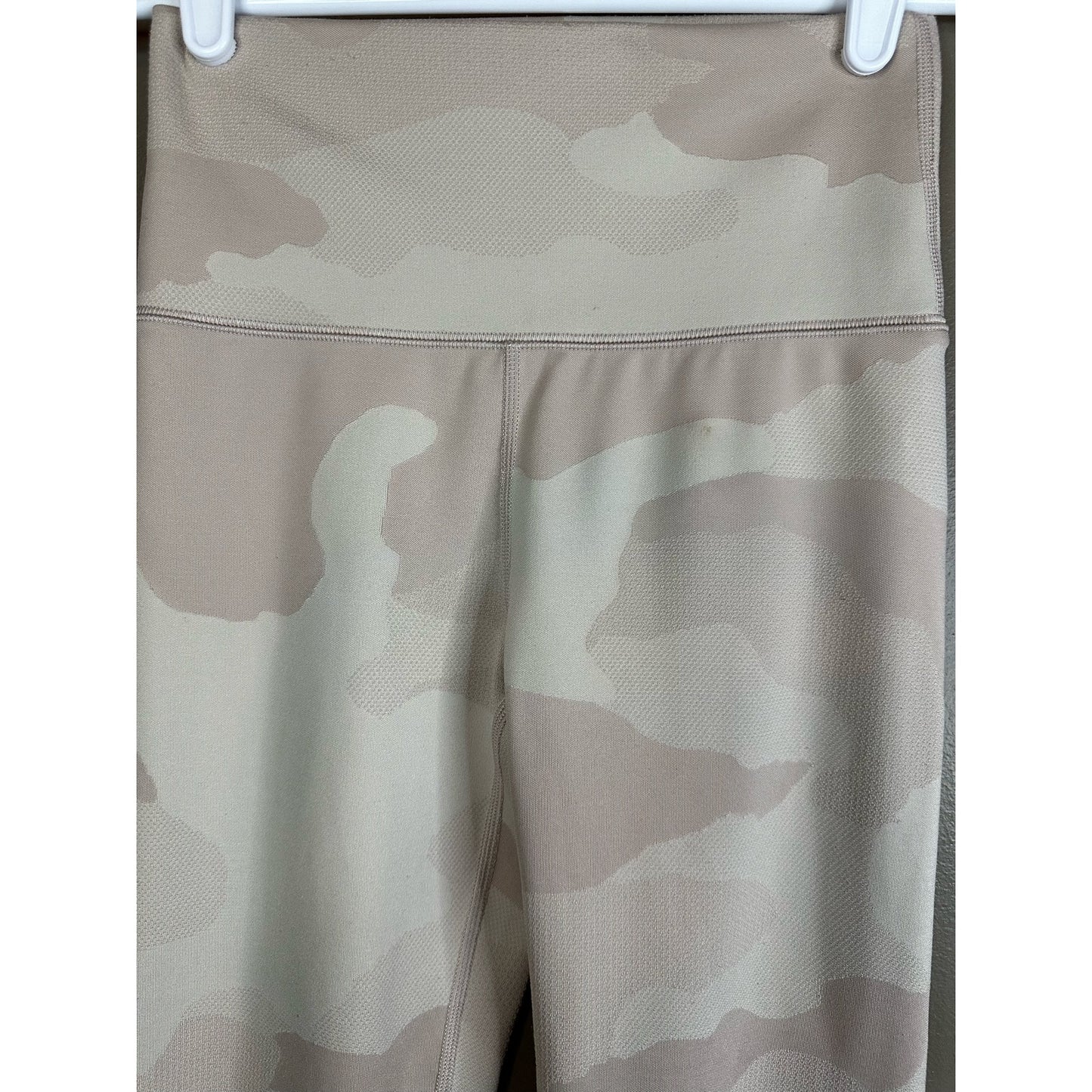 Offline By Aerie Light Pink Camouflage High Waisted Leggings Size Small